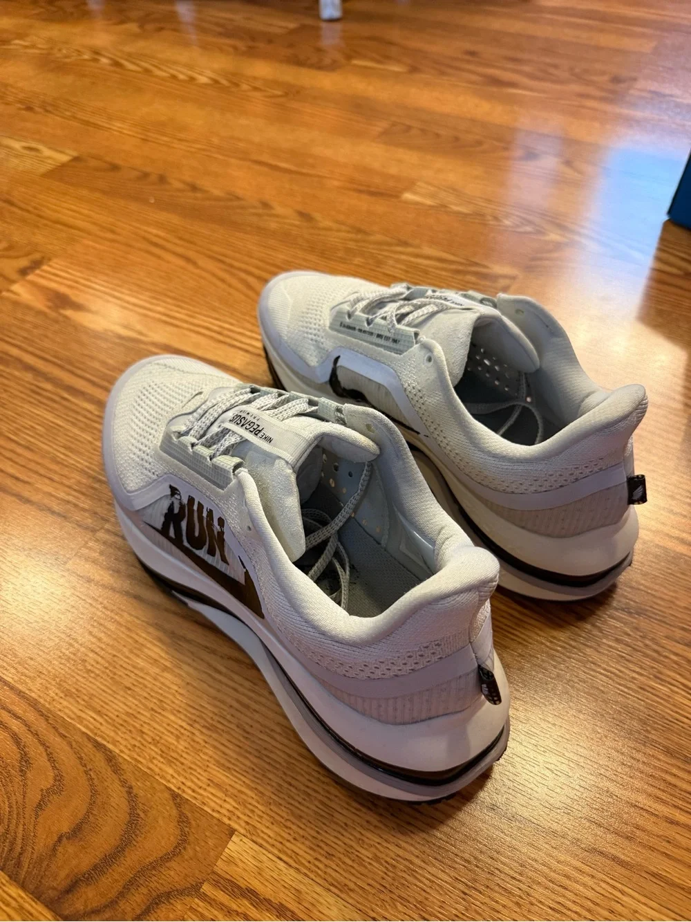 Nike Pegasus Premium Run White and Black Run Zoom Men's Running Shoe 10.5